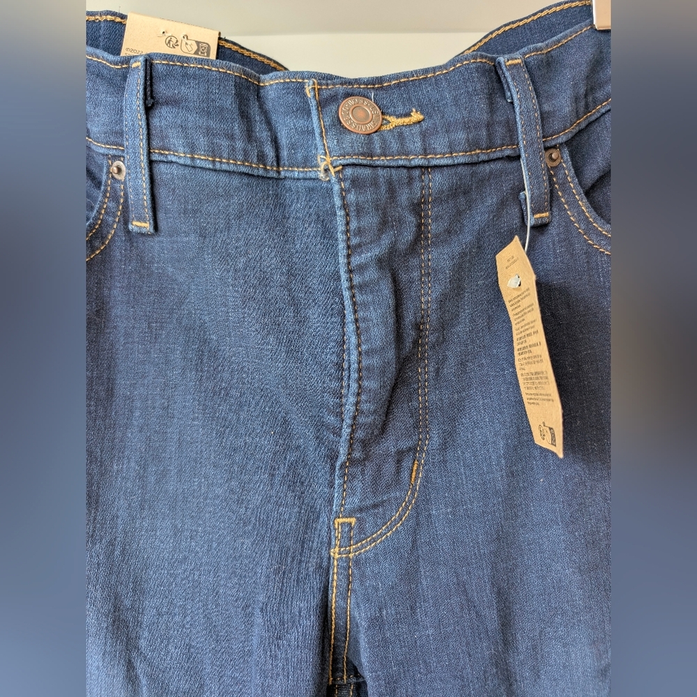 NWT Levi's Women's 315 Shaping Bootcut Jeans Dark Blue Size 14 Medium 32x32 - Picture 8 of 13